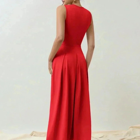 Red Elegant Women's Casual Sleeveless Gold Zipper Waist Gathered Long Dress - Picture 2 of 5